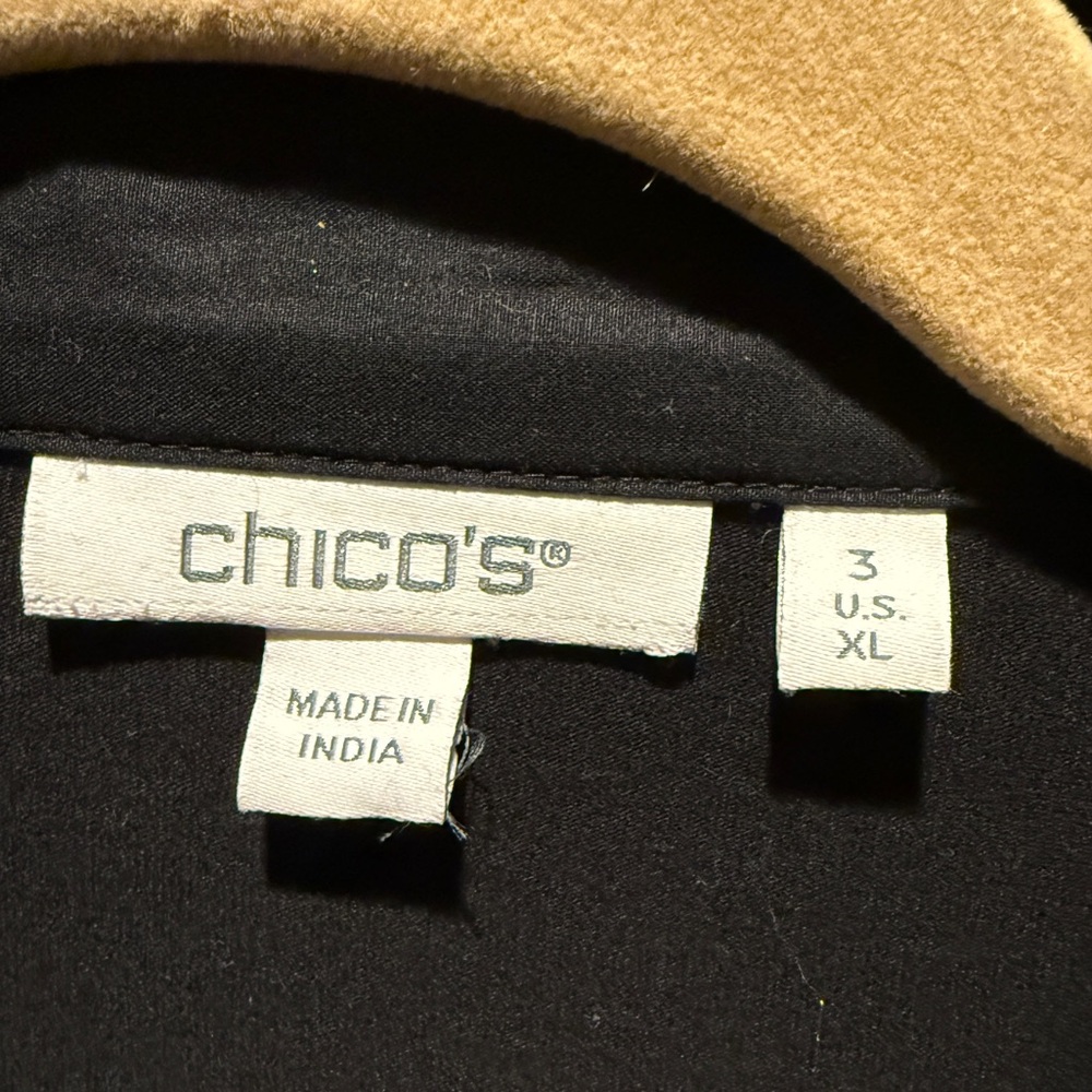 Chico's Black button down top with embroidery emb… - image 3